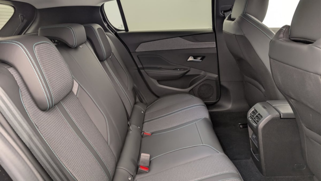 PEUGEOT 308 Hybrid 145 e-DCS6 Allure - ref: 1-378333 - Photo 10