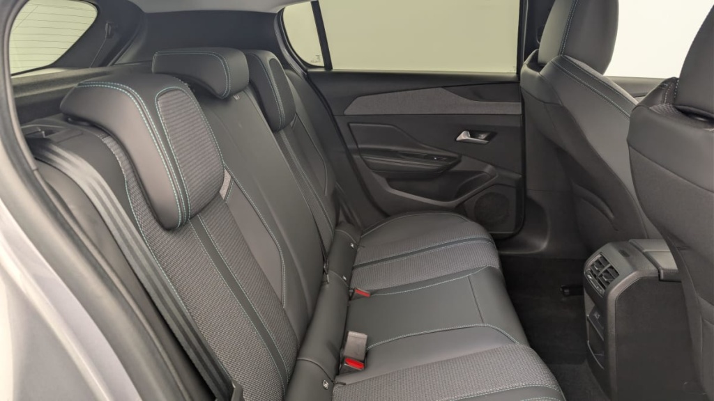 PEUGEOT 308 Hybrid 145 e-DCS6 Allure - ref: 1-378336 - Photo 10