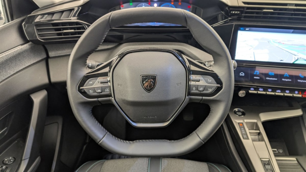 PEUGEOT 408 Hybrid 136 e-DCS6 Allure - ref: 1-378464 - Photo 14