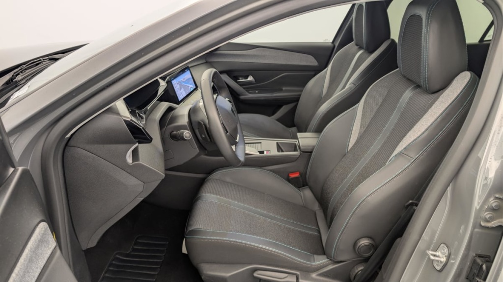 PEUGEOT 408 Hybrid 136 e-DCS6 Allure - ref: 1-378464 - Photo 16