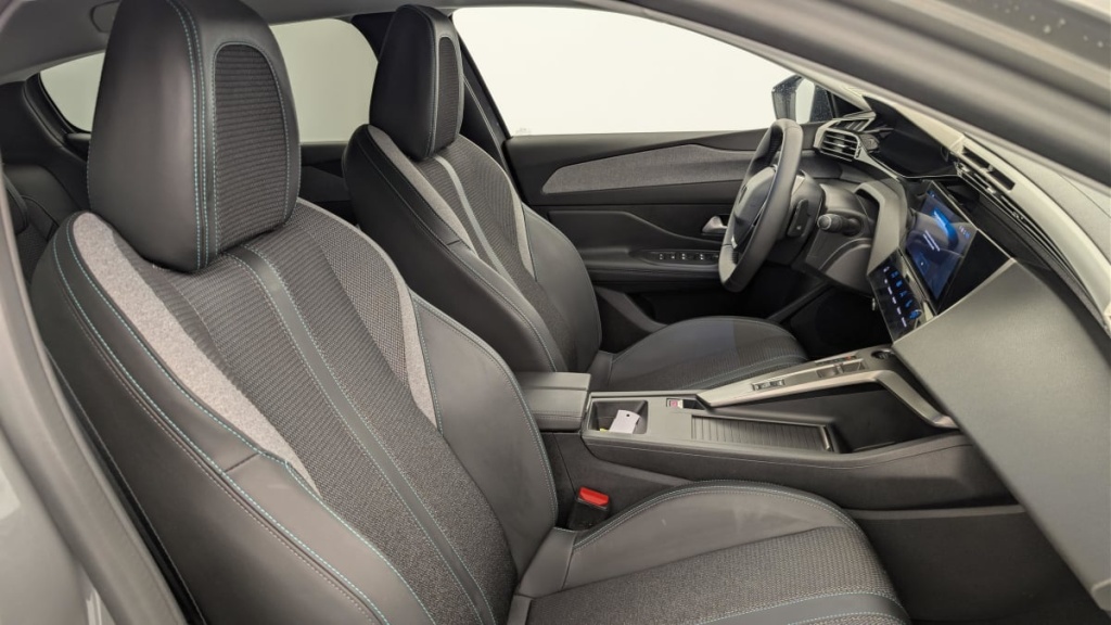 PEUGEOT 408 Hybrid 136 e-DCS6 Allure - ref: 1-378464 - Photo 9