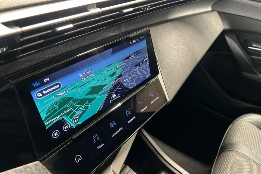 PEUGEOT 408 Hybrid 136 e-DCS6 Allure - ref: 1-378471 - Photo 17