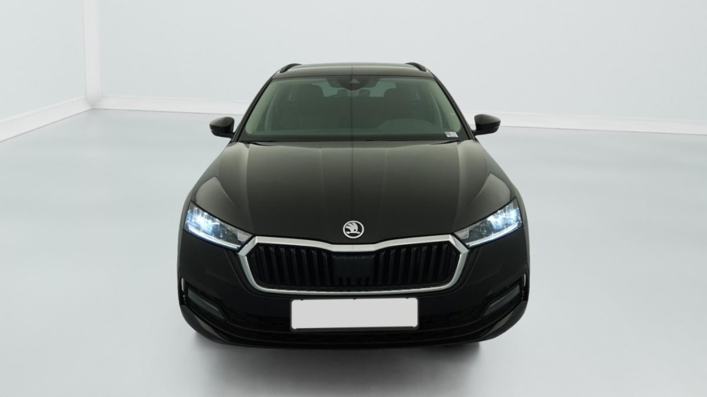 SKODA Octavia Combi 2.0 TDI 116 ch DSG7 Ambition - ref: 1-378475 - Photo 2