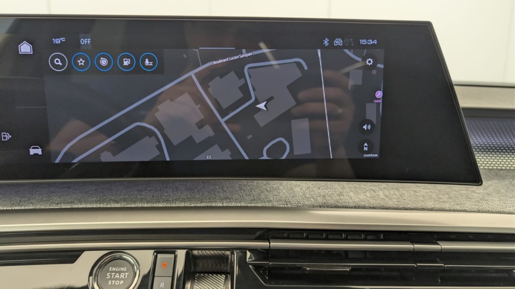 PEUGEOT 3008 Hybrid 145 e-DCS6 GT - ref: 1-378489 - Photo 17