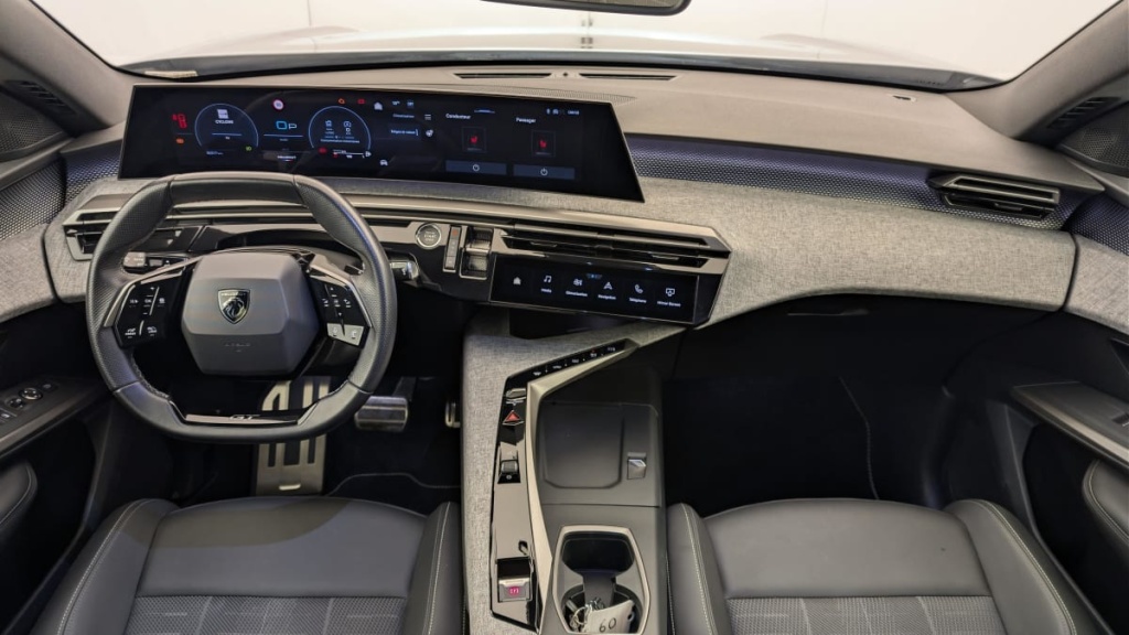 PEUGEOT 3008 Hybrid 145 e-DCS6 GT - ref: 1-378498 - Photo 13