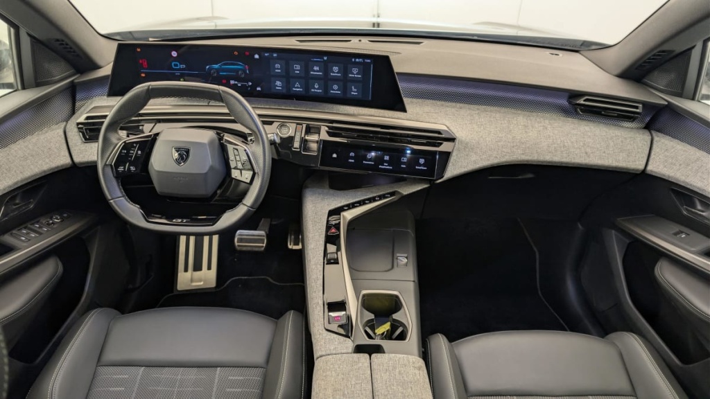 PEUGEOT 3008 Hybrid 145 e-DCS6 GT - ref: 1-378499 - Photo 13