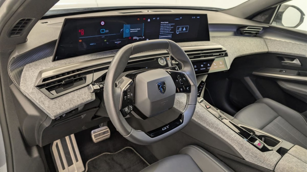 PEUGEOT 3008 Hybrid 145 e-DCS6 GT - ref: 1-378637 - Photo 15