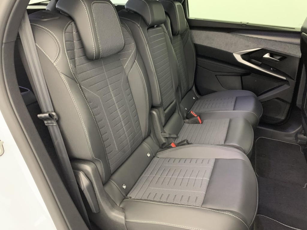 PEUGEOT 5008 Hybrid 145 e-DCS6 GT - ref: 1-378674 - Photo 10