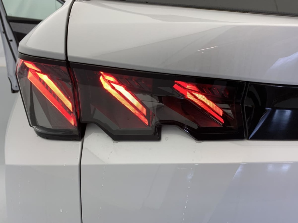 PEUGEOT 5008 Hybrid 145 e-DCS6 GT - ref: 1-378674 - Photo 12