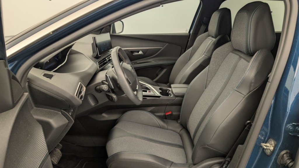 PEUGEOT 5008 BlueHDi 130ch S S EAT8 Allure Pack - ref: 1-378898 - Photo 16