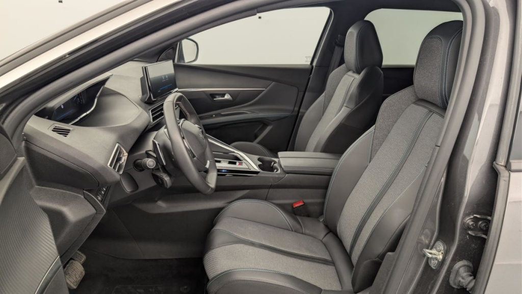 PEUGEOT 5008 Hybrid 136 e-DCS6 Allure Pack - ref: 1-379232 - Photo 16