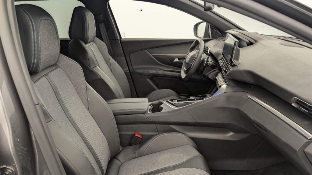 PEUGEOT 5008 Hybrid 136 e-DCS6 Allure Pack - ref: 1-379232 - Photo 9