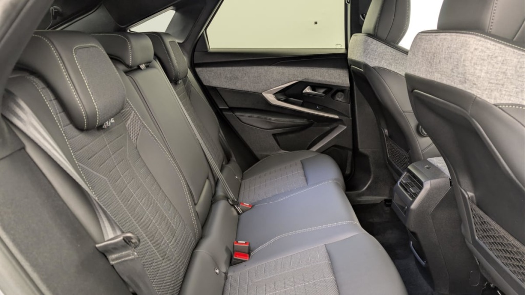 PEUGEOT 3008 Hybrid 145 e-DCS6 GT - ref: 1-379640 - Photo 10