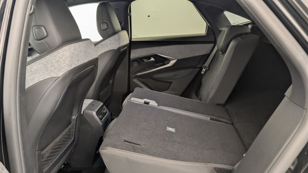 PEUGEOT 3008 Hybrid 145 e-DCS6 GT - ref: 1-379649 - Photo 12