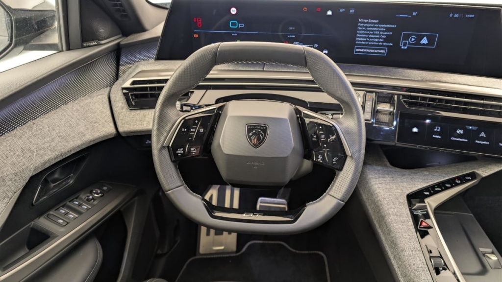 PEUGEOT 3008 Hybrid 145 e-DCS6 GT - ref: 1-379649 - Photo 14