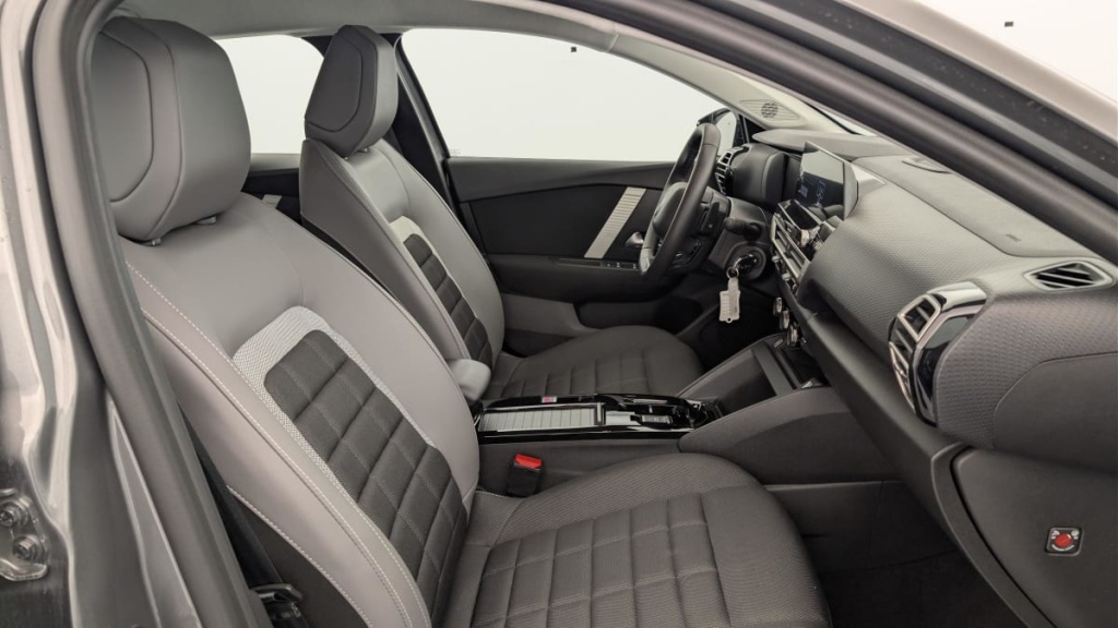 CITROEN C4 PureTech 130 EAT8 Plus - ref: 1-379710 - Photo 9