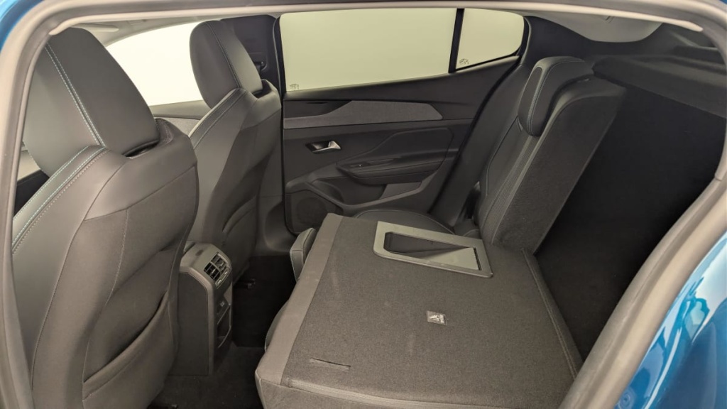 PEUGEOT 408 Hybrid 145 e-DCS6 Allure - ref: 1-379732 - Photo 12