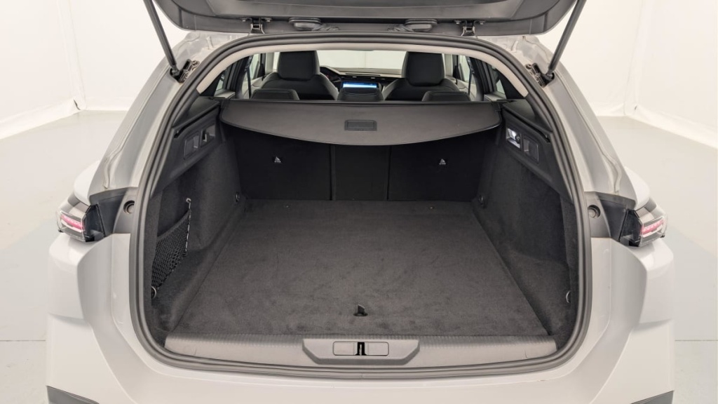 PEUGEOT 308 SW Hybrid 145 e-DCS6 Allure - ref: 1-379942 - Photo 11