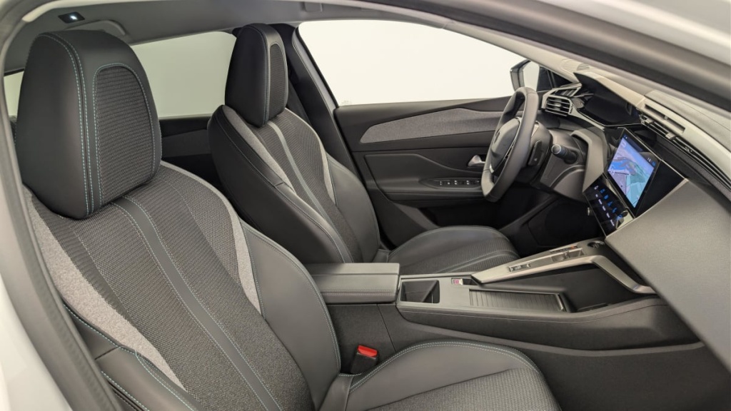 PEUGEOT 308 SW Hybrid 145 e-DCS6 Allure - ref: 1-379942 - Photo 9