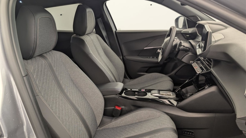 PEUGEOT 2008 Hybrid 145 e-DCS6 Allure - ref: 1-379966 - Photo 9