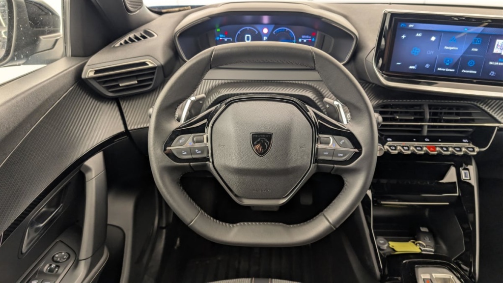 PEUGEOT 2008 Hybrid 145 e-DCS6 Allure - ref: 1-379969 - Photo 14