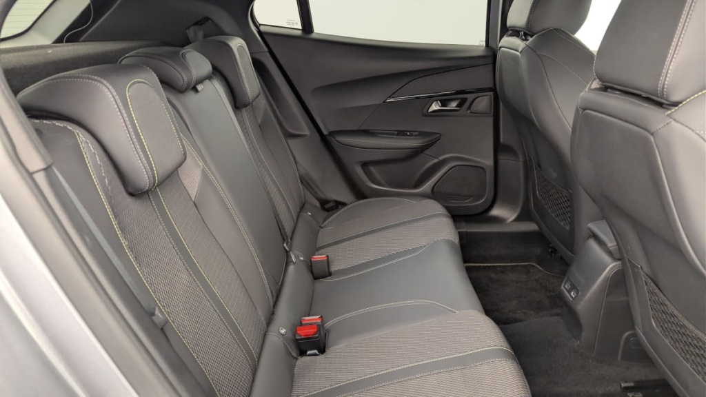 PEUGEOT 2008 PureTech 130 S S EAT8 GT - ref: 1-379979 - Photo 10