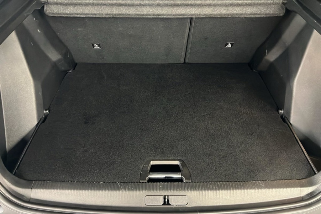 PEUGEOT 2008 Hybrid 145 e-DCS6 Allure - ref: 1-379980 - Photo 11