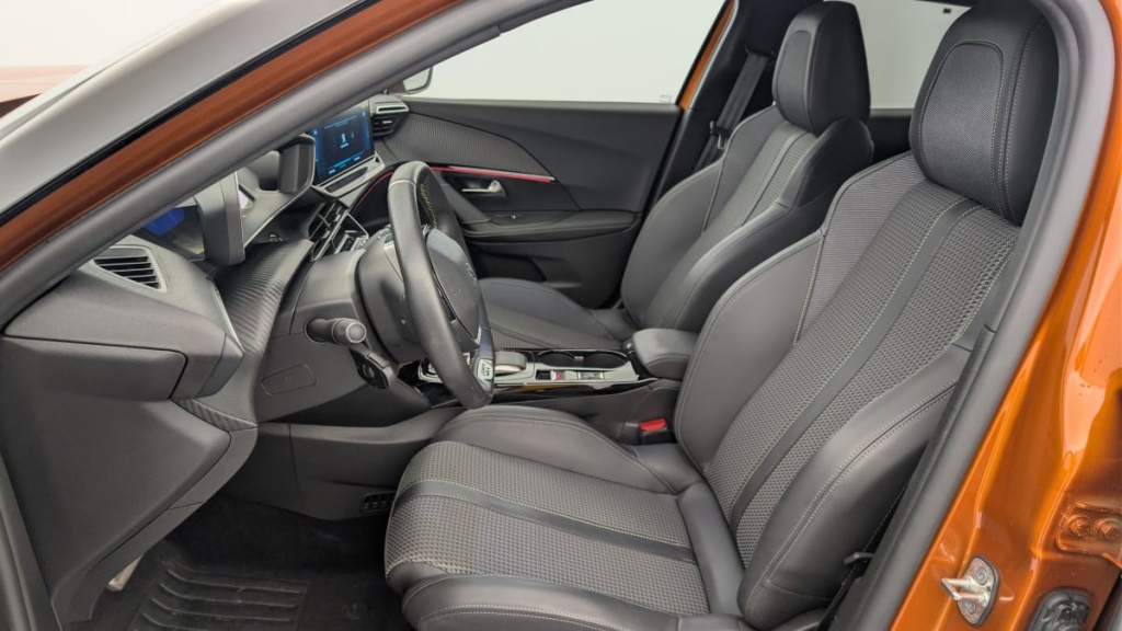 PEUGEOT 2008 136 ch GT - ref: 1-380685 - Photo 16