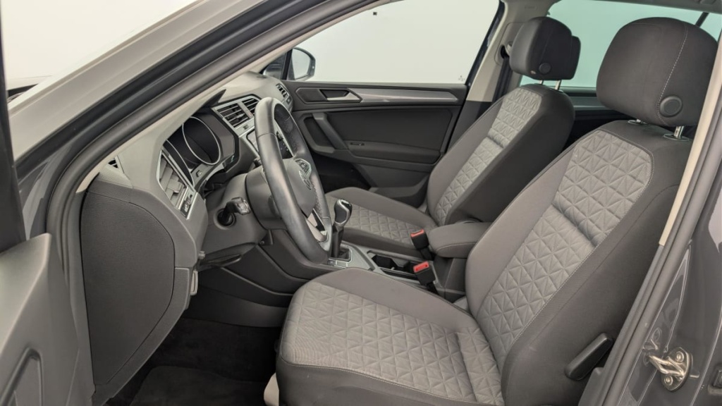 VOLKSWAGEN Tiguan 1.5 TSI 130ch BVM6 Life Plus - ref: 1-381067 - Photo 16