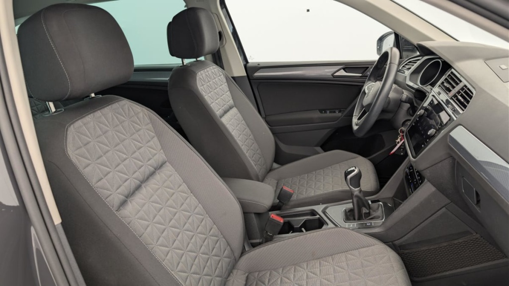 VOLKSWAGEN Tiguan 1.5 TSI 130ch BVM6 Life Plus - ref: 1-381067 - Photo 9