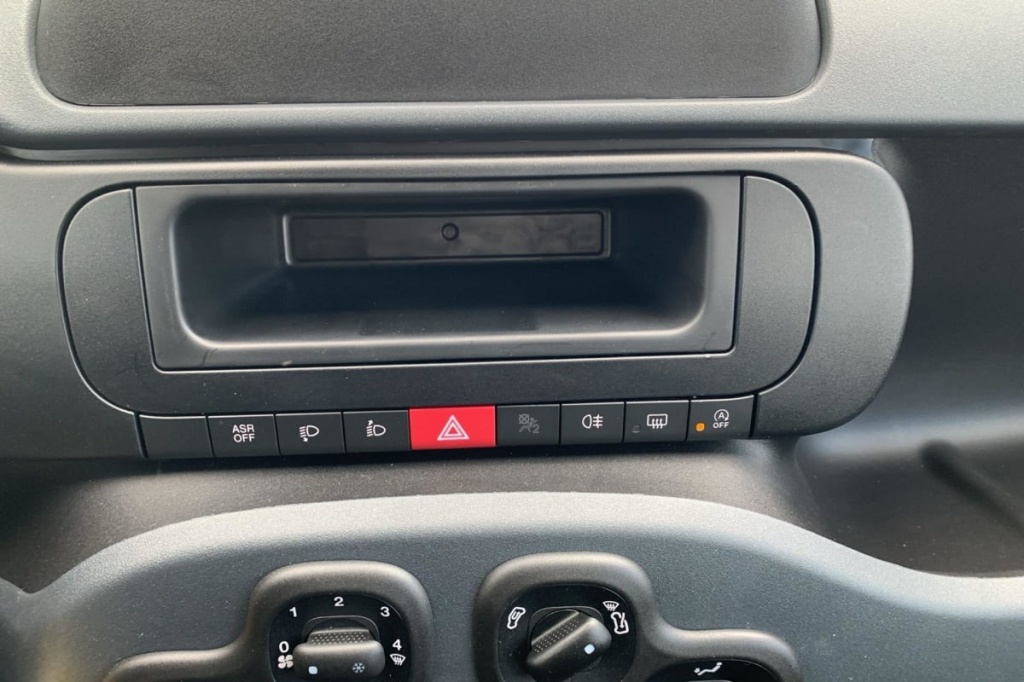 FIAT Panda 1.0 70 ch Hybrid BSG S S City - ref: 1-381074 - Photo 16