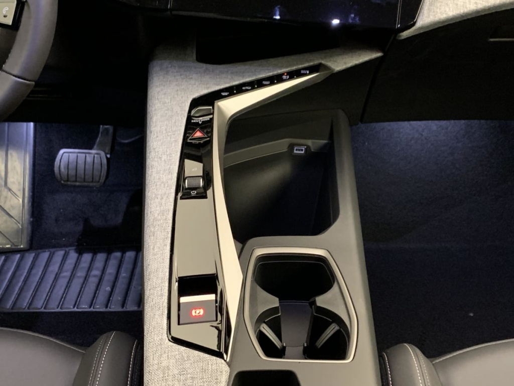 PEUGEOT 3008 Hybrid 145 e-DCS6 Allure - ref: 1-381334 - Photo 16