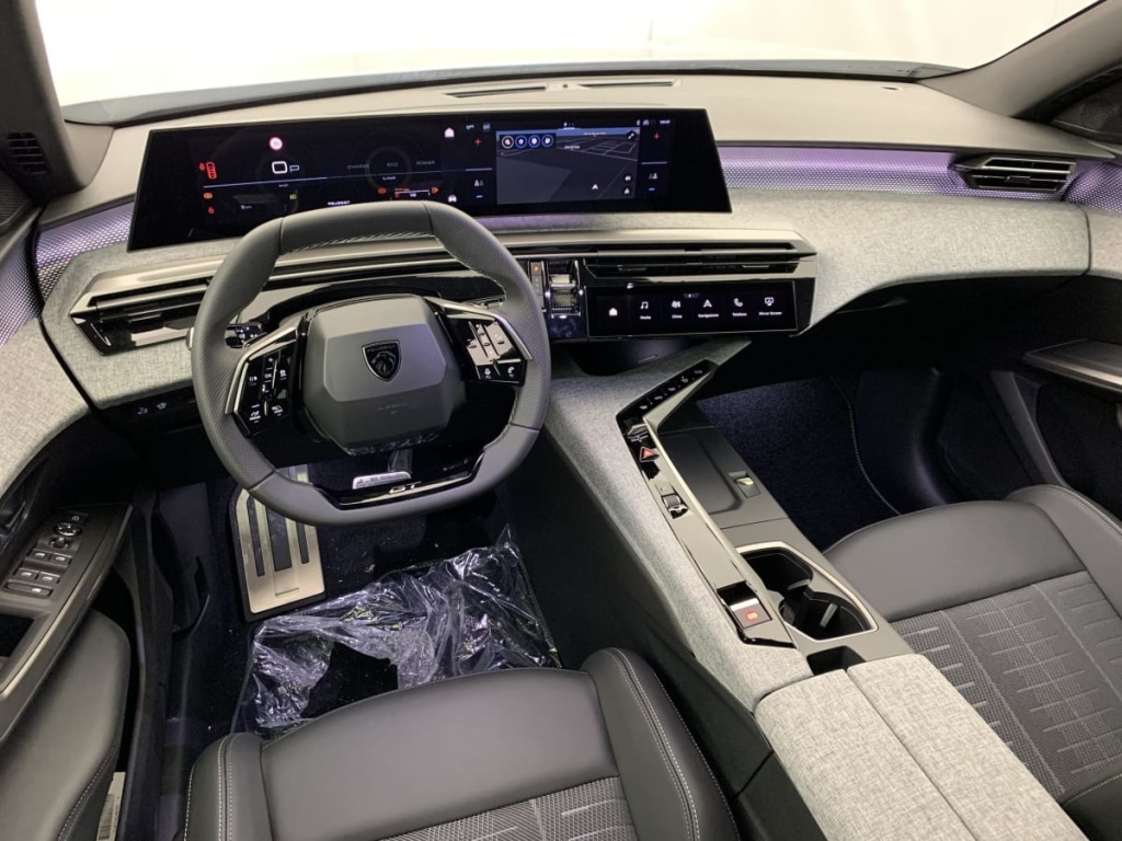 PEUGEOT 3008 Hybrid 145 e-DCS6 GT - ref: 1-381397 - Photo 14