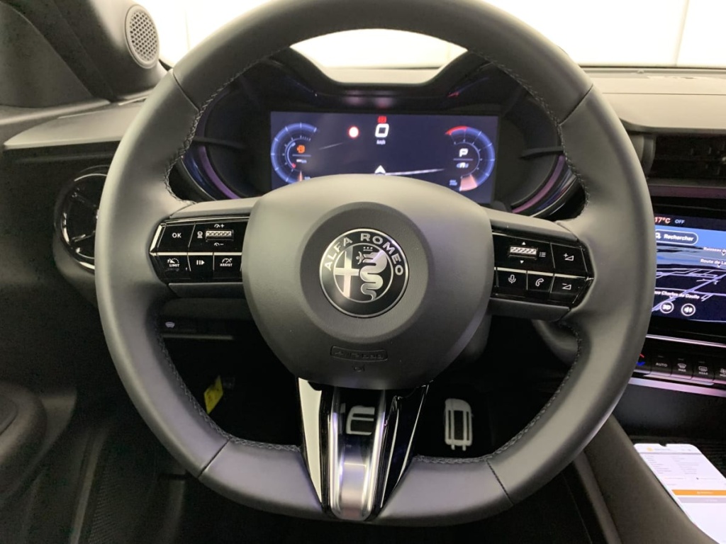 ALFA ROMEO Junior 1.2 Ibrida 145 ch e-DCT6 Ti - ref: 1-381573 - Photo 16