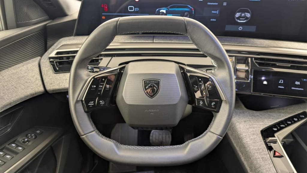 PEUGEOT 5008 Hybrid 136 e-DCS6 Allure - ref: 1-382010 - Photo 14