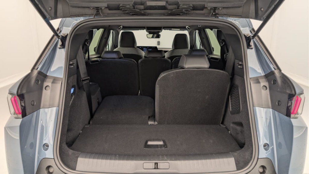 PEUGEOT 5008 HYBRID 145 CH E-DCS6 ALLURE - ref: 1-382337 - Photo 11