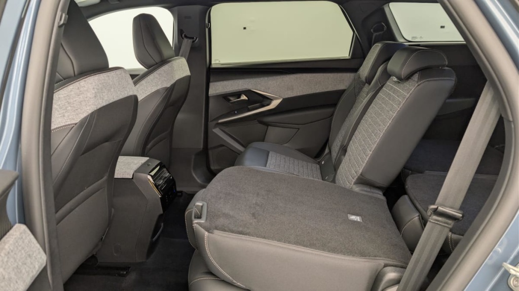 PEUGEOT 5008 HYBRID 145 CH E-DCS6 ALLURE - ref: 1-382337 - Photo 12