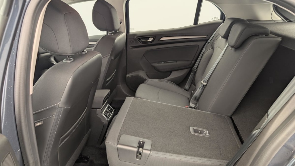 RENAULT Megane E-Tech plug-in hybrid 160 Evolution - ref: 1-382694 - Photo 12