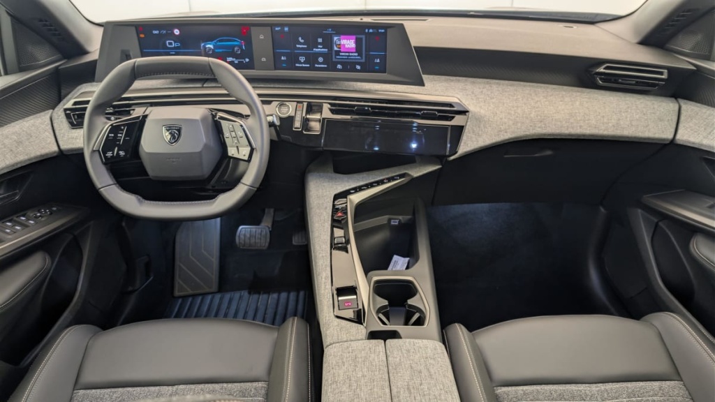 PEUGEOT 3008 Hybrid 145 e-DCS6 Allure - ref: 1-382907 - Photo 13