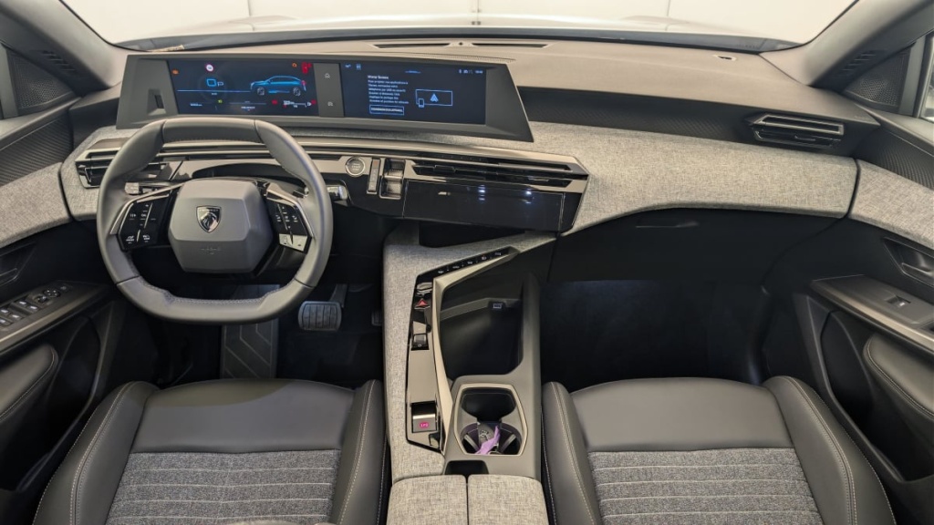 PEUGEOT 3008 Hybrid 145 e-DCS6 Allure - ref: 1-382922 - Photo 13