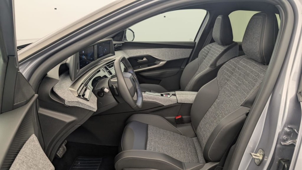 PEUGEOT 3008 Hybrid 145 e-DCS6 Allure - ref: 1-382922 - Photo 16