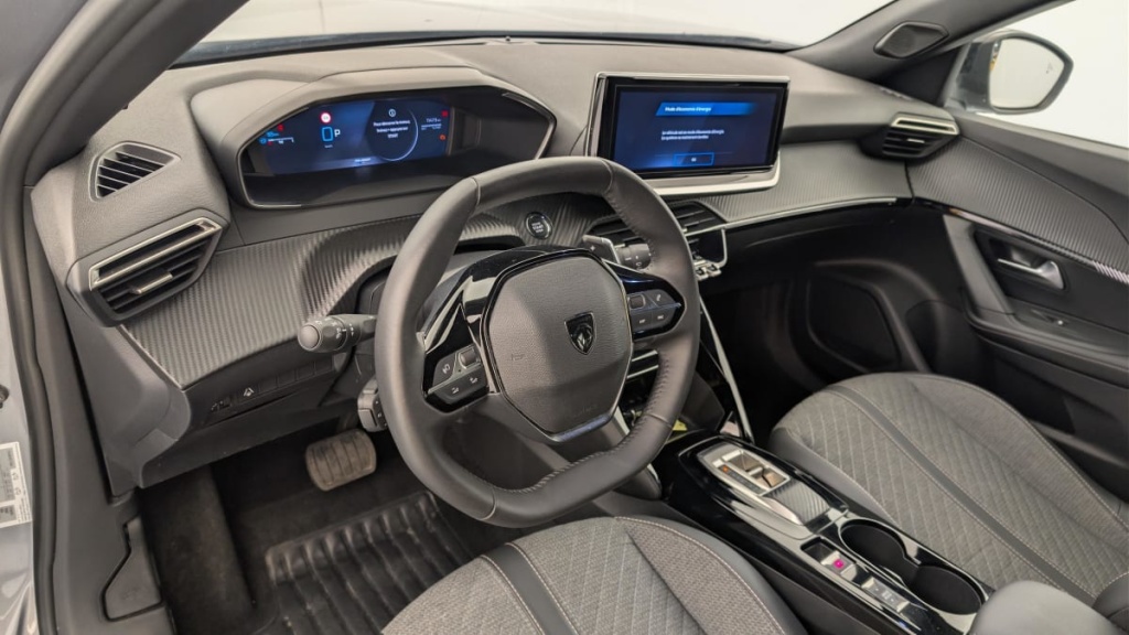 PEUGEOT 2008 Hybrid 145 e-DCS6 Allure - ref: 1-383008 - Photo 15