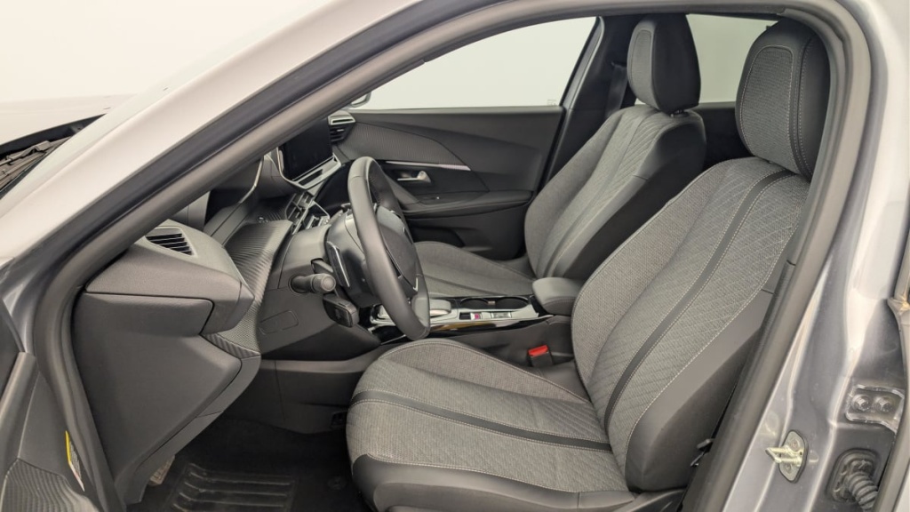 PEUGEOT 2008 Hybrid 145 e-DCS6 Allure - ref: 1-383008 - Photo 16