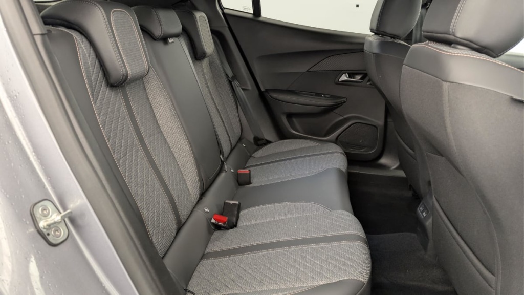 PEUGEOT 2008 Hybrid 145 e-DCS6 Allure - ref: 1-383011 - Photo 10