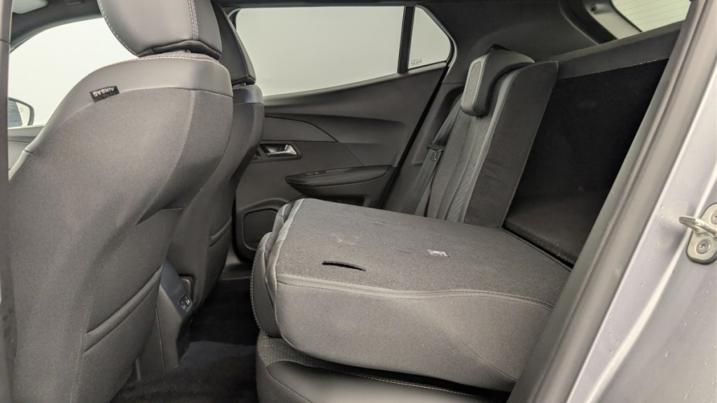 PEUGEOT 2008 Hybrid 145 e-DCS6 Allure - ref: 1-383011 - Photo 12