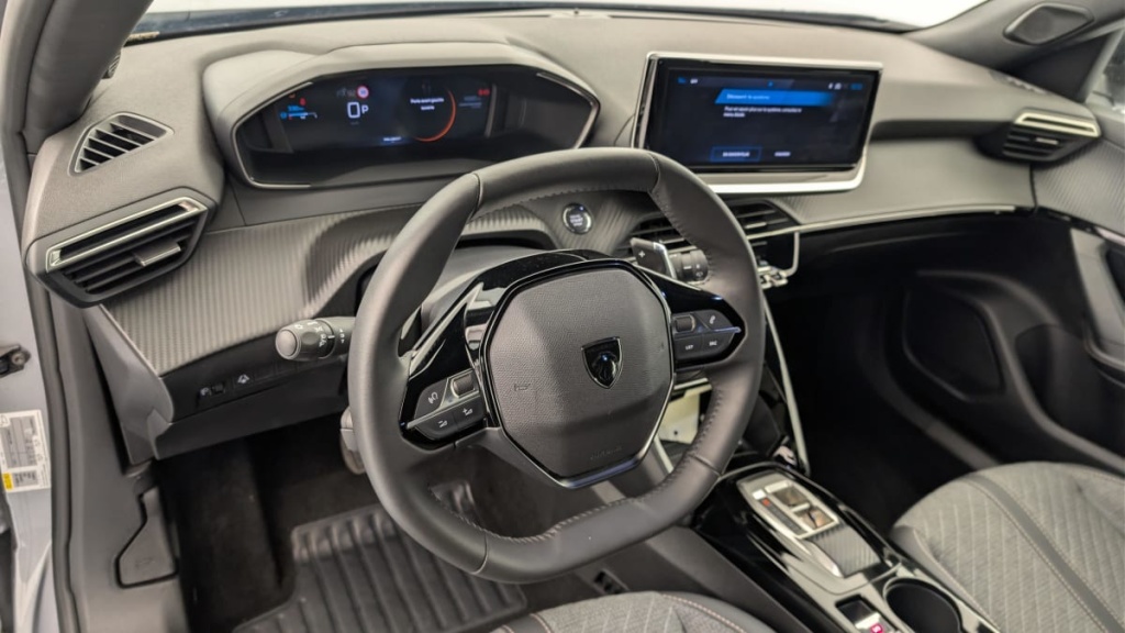 PEUGEOT 2008 Hybrid 145 e-DCS6 Allure - ref: 1-383011 - Photo 15