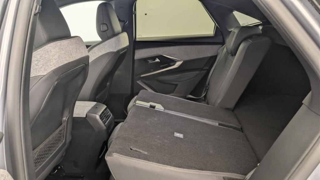 PEUGEOT 3008 Hybrid 145 e-DCS6 GT - ref: 1-383072 - Photo 12