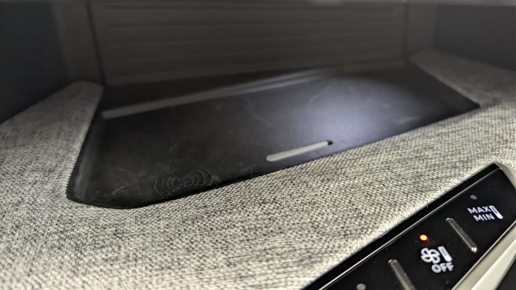 PEUGEOT 3008 Hybrid 145 e-DCS6 GT - ref: 1-383072 - Photo 20