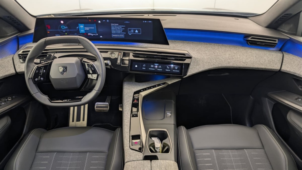 PEUGEOT 3008 Hybrid 145 e-DCS6 GT - ref: 1-383079 - Photo 13