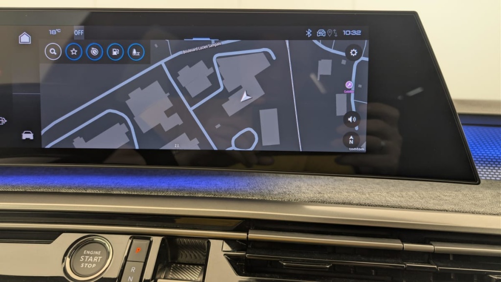 PEUGEOT 3008 Hybrid 145 e-DCS6 GT - ref: 1-383079 - Photo 17